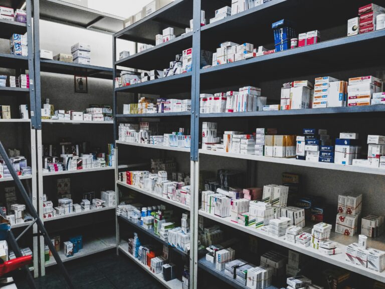 Why Hims & Hers Succeeded Where Traditional Pharmacies Failed 