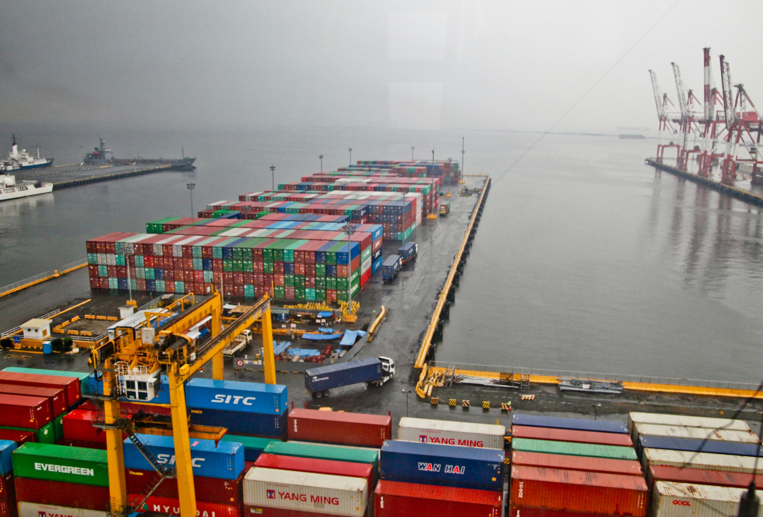 How Zola Uses AI in Logistics to Reduce Port Congestion